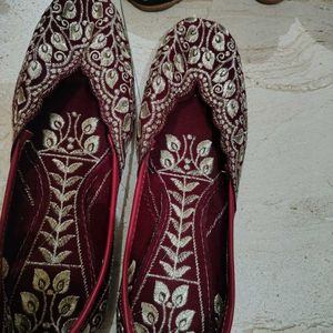 Elegant Embroidered Juttis