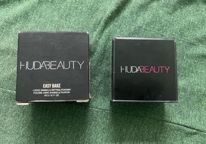 HUDA BEAUTY Easy Bake Loose Baking & Setting Powde