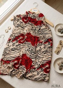 Women's Long-Sleeve Button-Down Shirt
