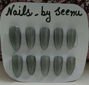 Attractive Press On Nails 💅