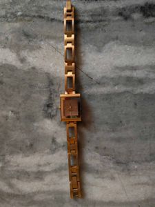 Elegant Gold Tone Square Watch