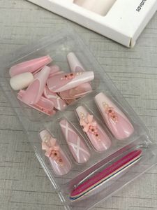 Press on nails