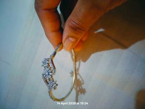 Sparkling Floral Bracelet