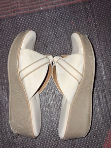 Comfortable beige Slip-On Sandals