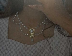 Elegant Pearl choker necklace