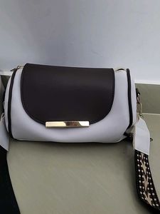 Chic Black and White Crossbody Bags