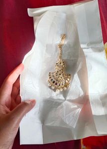 Mangtika And Earrings Ser