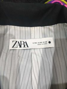 Zara Black Blazer - Stylish &amp; Versatile