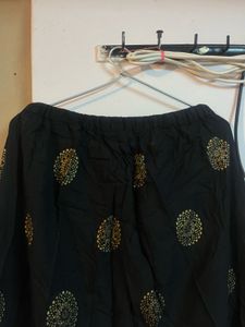 Elegant Black &amp; Gold Skirt