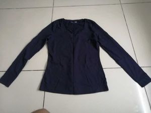 Classic Navy V-Neck Long Sleeve Top