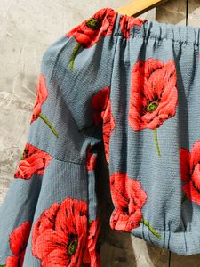 Chic Off-Shoulder Floral Print Bell Sleeve Crop To