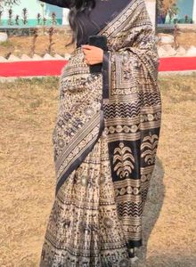 Elegant Black &amp; Gold Block Print Saree