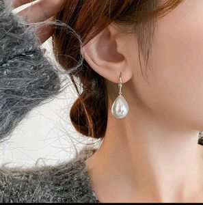 Elegant Teardrop Pearl Drop Earrings