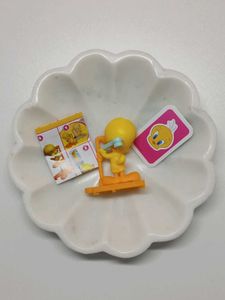 Showering Tweety Kinder Joy Toy