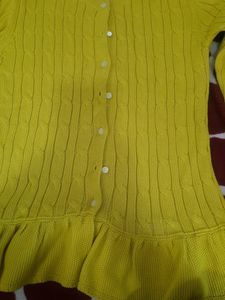 New Cherry crumble yellow sweater 💛 girls Kids
