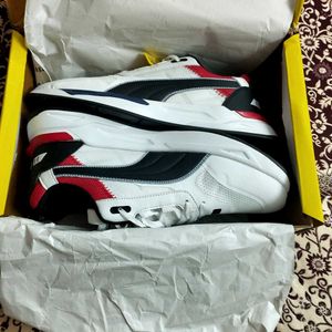 Stylish White &amp; Red Puma Air Sneakers