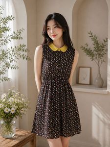 Noir Petal Peter Pan Collar Dres