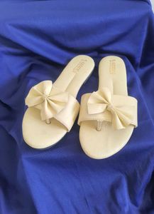 Elegant Butter Yellow Bow Flats