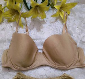 Comfortable skin colour bra with shorts