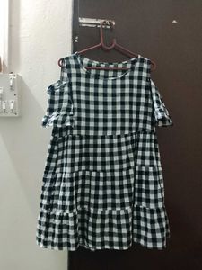 Chic Gingham Cold-Shoulder Dress