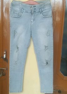Cutting Jeans
