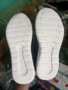 NEW NO USED SPORTS SHOES FOR MEN.