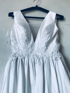 Satin White Wedding Sleeveless V-Neck