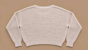 IVORY CREAM V-NECK KNIT SWEATER