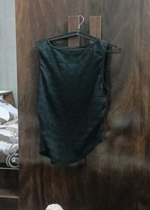 Sleek Black Sleeveless Top