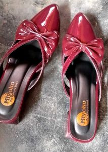 Stylish Burgundy Patent Bow Flats
