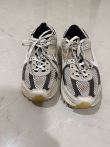 NIKE Vomero Zoom 5 Off White