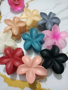 Flower Hair Claw Clips - Set of 8