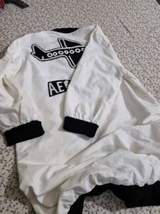 White Bomber Jacket (NEW) 🔥🖤