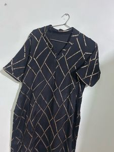 Chic Black &amp; Gold Print Dress