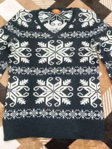 Winter Snowflake V-Neck Sweater