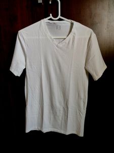 Solid V-neck White T-shirt