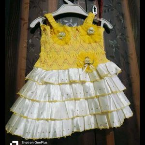 Adorable Yellow Dresses for Baby Girls