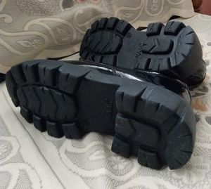Authentic Amazon Shoes!! Like New Best Price..