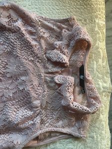 Elegant Lace Sleeveless Top