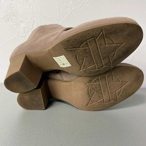 Sketchers Taupe Suede Ankle Boots