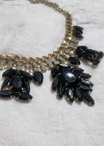Elegant Black & Crystal Necklace Set