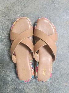 Stylish Tan Flat Sandals with Floral Print
