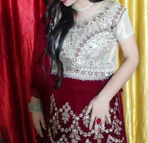 Elegant Embroidered Lehenga Choli Set