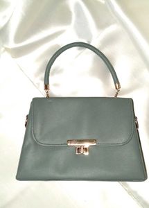 hand or sholder bag