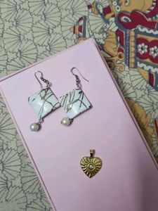 Elegant Earring & Pendant Set