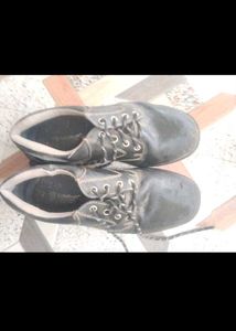 Men's Black Lace-Up Shoes