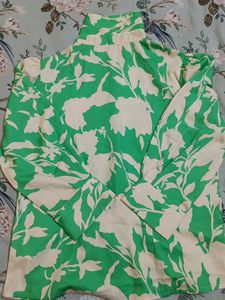 combo set of 4 shirt style tops