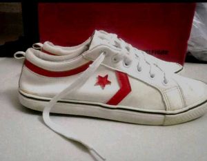 ✨💯 Converse ✴️💯White Leather Sneakers...