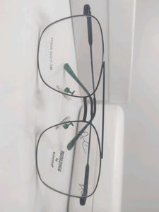 Stylish Black Metal Frame Eyeglasses