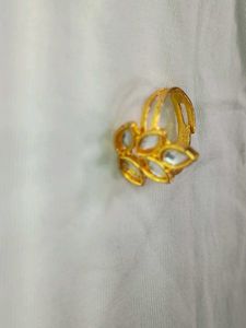 stone Leaf Design Gold Ring